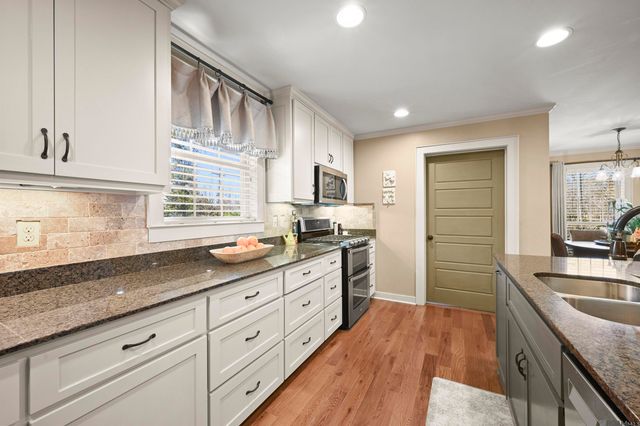 1385 Lobdell Ave, Baton Rouge, LA 70806