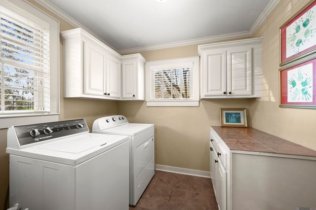 1385 Lobdell Ave, Baton Rouge, LA 70806