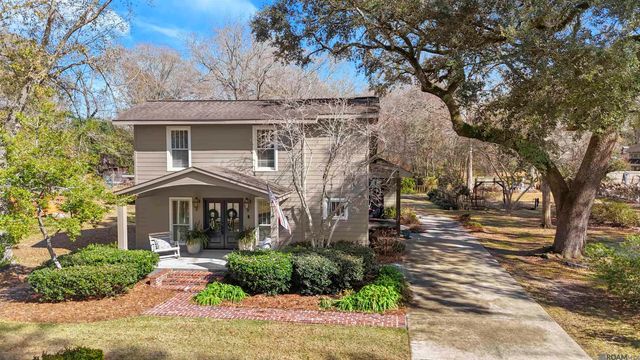 1385 Lobdell Ave, Baton Rouge, LA 70806