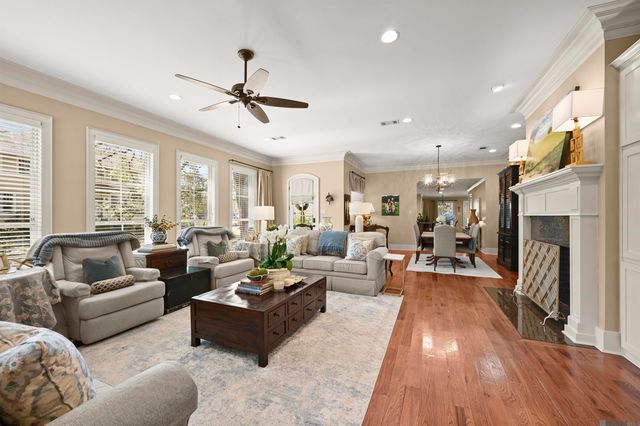 1385 Lobdell Ave, Baton Rouge, LA 70806