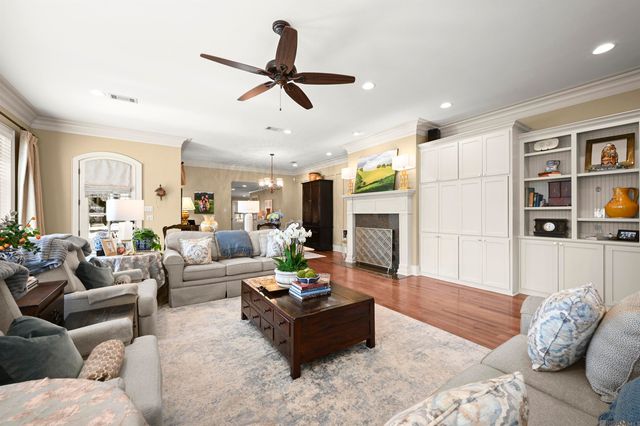 1385 Lobdell Ave, Baton Rouge, LA 70806