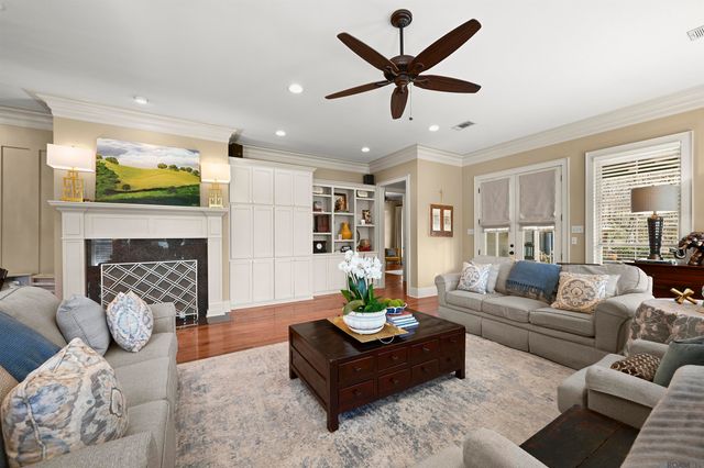 1385 Lobdell Ave, Baton Rouge, LA 70806