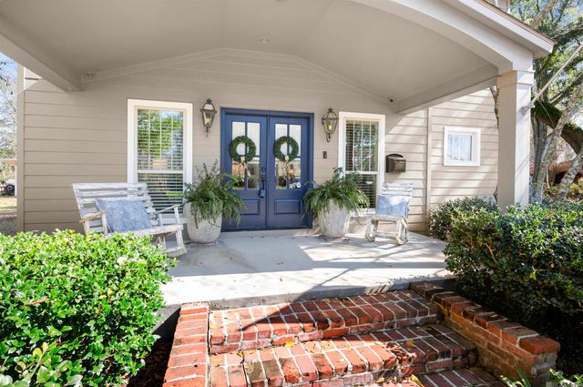 1385 Lobdell Ave, Baton Rouge, LA 70806