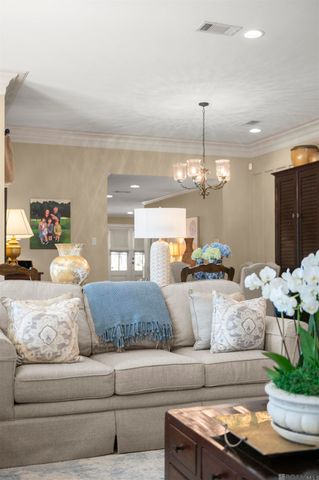 1385 Lobdell Ave, Baton Rouge, LA 70806