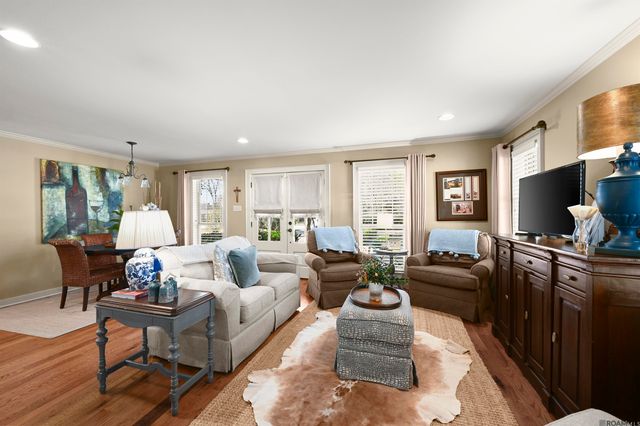 1385 Lobdell Ave, Baton Rouge, LA 70806