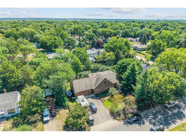 5510 James Avenue N, Brooklyn Center, MN 55430