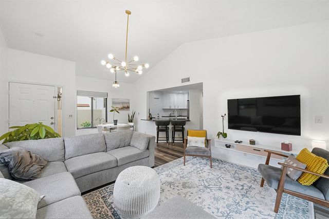 5 Via De Casas Sur 105, Boynton Beach, FL 33426