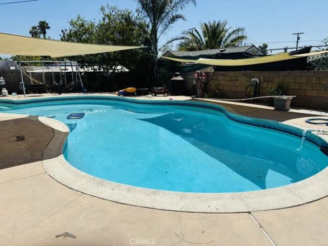 11619 Borden, Pacoima, CA 91331