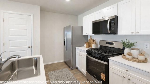 11532 SW 38th Street, Mustang, OK 73064