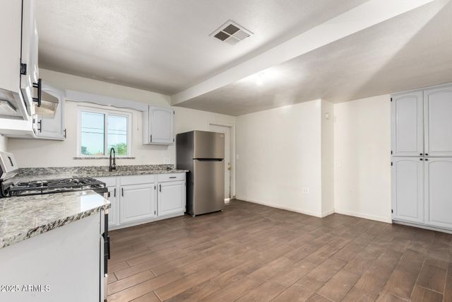 9222 S MONTEZUMA Street, Phoenix, AZ 85041