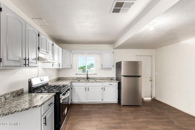 9222 S MONTEZUMA Street, Phoenix, AZ 85041