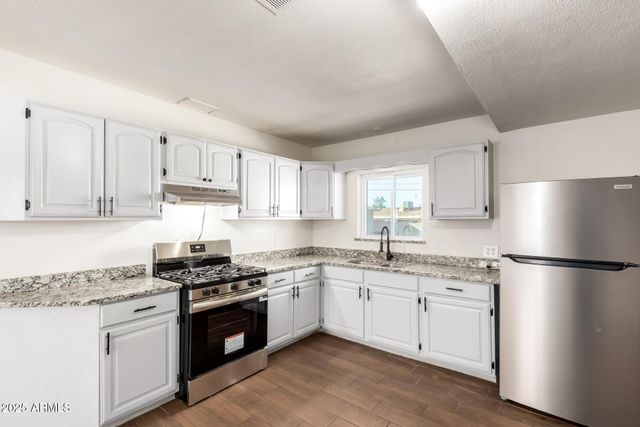 9222 S MONTEZUMA Street, Phoenix, AZ 85041