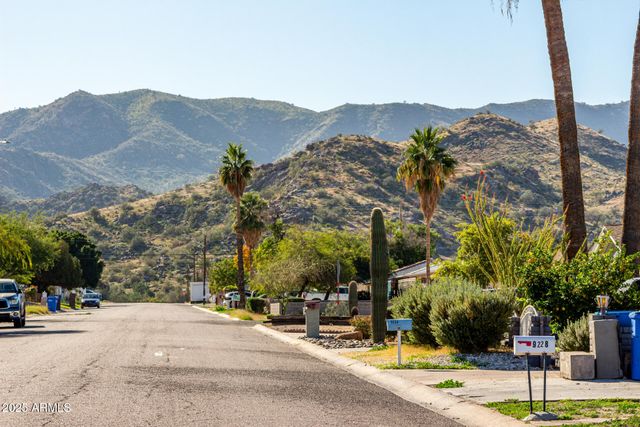 9222 S MONTEZUMA Street, Phoenix, AZ 85041