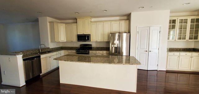 1748 LYDIA DR, Hatfield, PA 19440