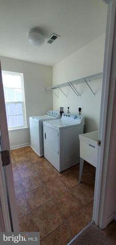 1748 LYDIA DR, Hatfield, PA 19440