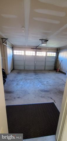 1748 LYDIA DR, Hatfield, PA 19440