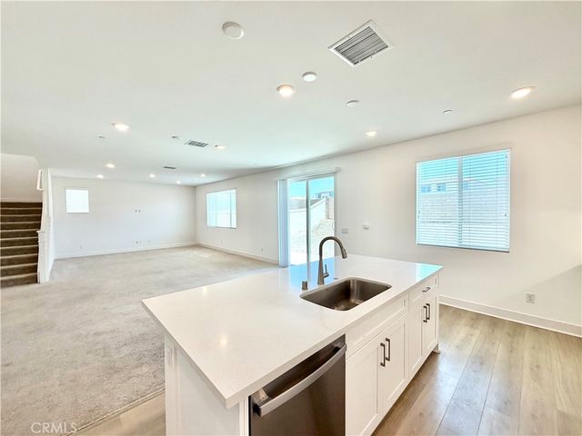 34390 Coconut Circle, Winchester, CA 92596