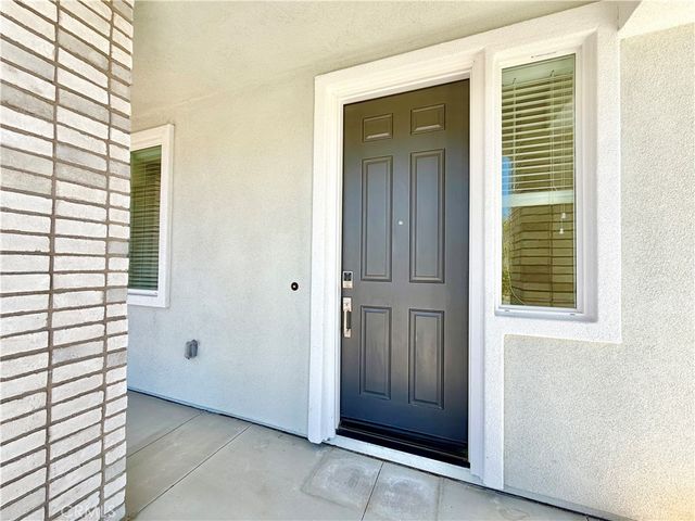 34390 Coconut Circle, Winchester, CA 92596