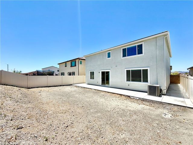 34390 Coconut Circle, Winchester, CA 92596