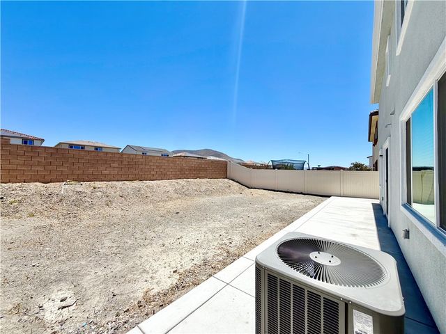 34390 Coconut Circle, Winchester, CA 92596