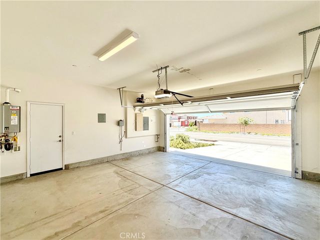 34390 Coconut Circle, Winchester, CA 92596