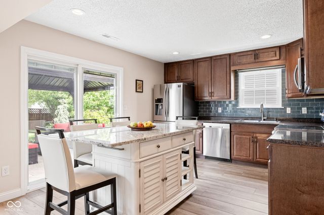 1824 Creekside Drive, Brownsburg, IN 46112