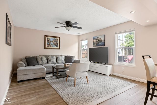 1824 Creekside Drive, Brownsburg, IN 46112