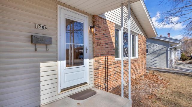 1306 Castle AVENUE, Sheboygan, WI 53081