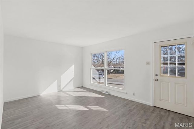 313 Saint Lawrence Drive, Ballwin, MO 63021