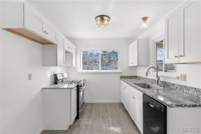 313 Saint Lawrence Drive, Ballwin, MO 63021