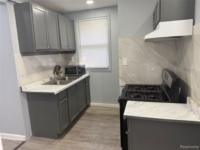 6025 Rosemont Avenue, Detroit, MI 48228