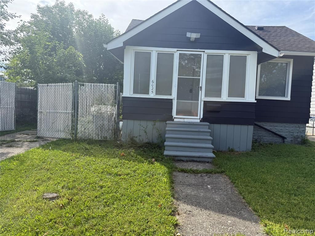 6025 Rosemont Avenue, Detroit, MI 48228