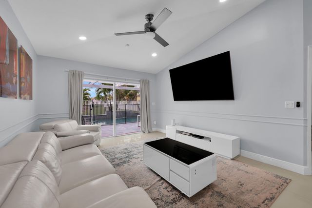 3400 Turtle Cove, Royal Palm Beach, FL 33411