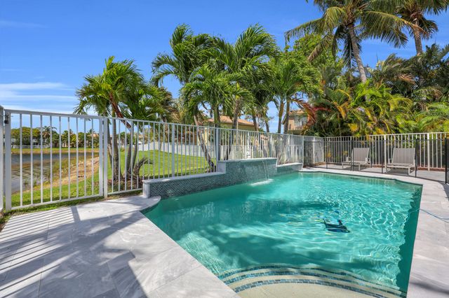 3400 Turtle Cove, Royal Palm Beach, FL 33411