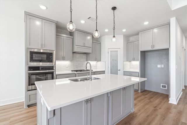 6703 SW Basswood Avenue, Bentonville, AR 72713