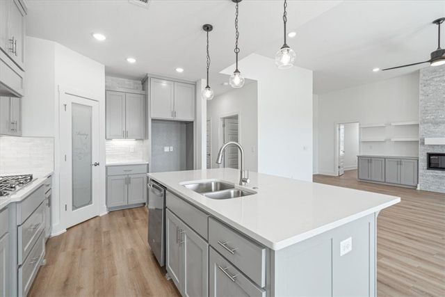 6703 SW Basswood Avenue, Bentonville, AR 72713