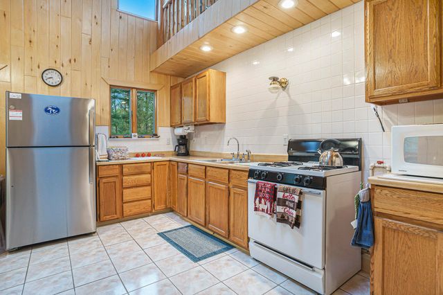 4900 N Railroad Avenue, Pentwater, MI 49449