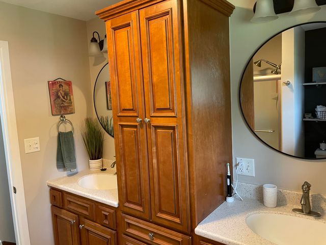 2134 W 3rd Place, Hobart, IN 46342