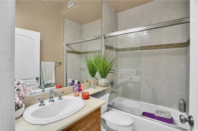 6921 Kian Court, Van Nuys, CA 91406