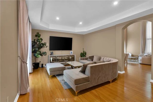 6921 Kian Court, Van Nuys, CA 91406