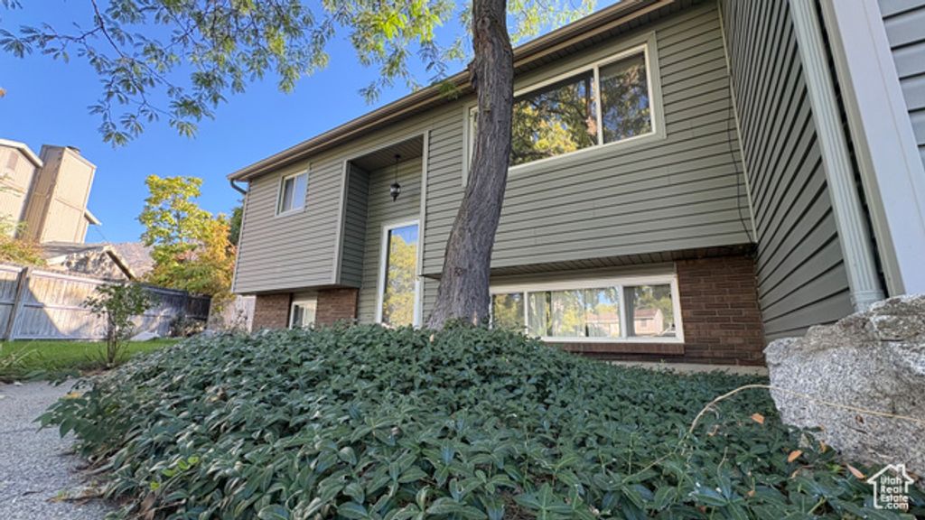 3184 BARNHILL BAY, Cottonwood Heights, UT 84121