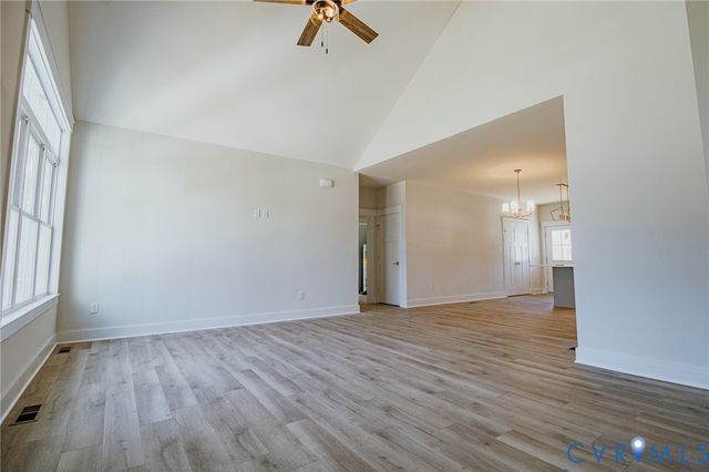 204 Crescent Ave, Hopewell, VA 23860