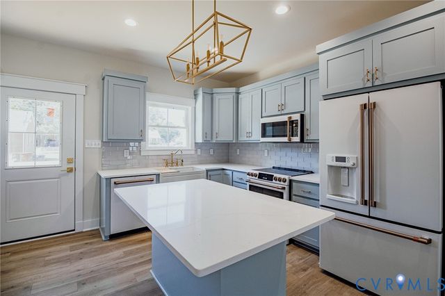 204 Crescent Ave, Hopewell, VA 23860