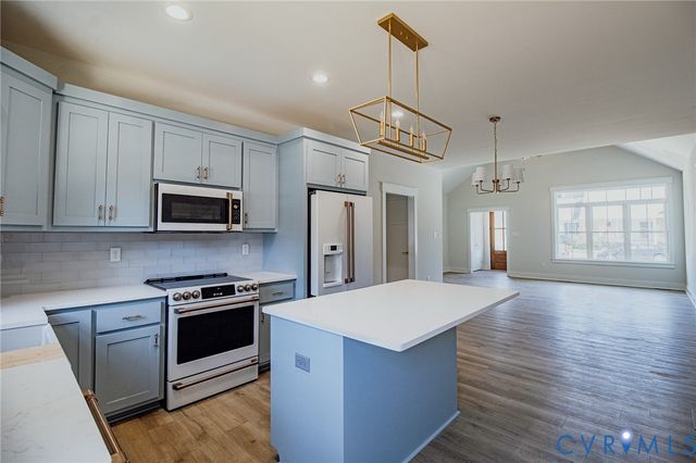 204 Crescent Ave, Hopewell, VA 23860