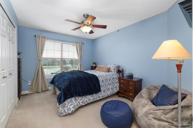 297 Gleneagles, Highland, MI 48357