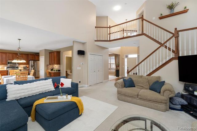 297 Gleneagles, Highland, MI 48357