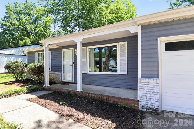 5112 Split Oak Drive, Charlotte, NC 28227