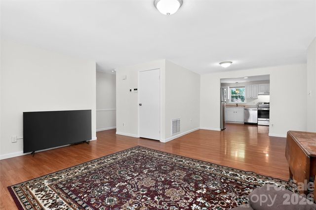 5112 Split Oak Drive, Charlotte, NC 28227