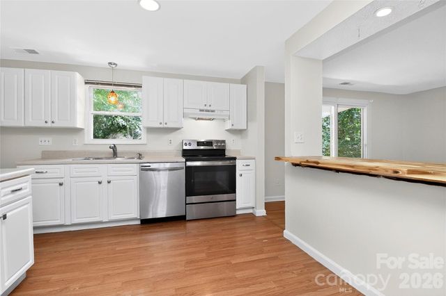 5112 Split Oak Drive, Charlotte, NC 28227