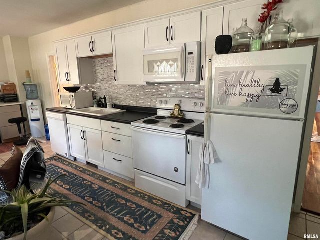 2938 HARRISON Street, Davenport, IA 52803